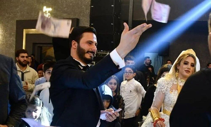حفل زفاف يثير الانتقادات في تركيا نتيجة 8 كلغ ذهب و6 ملايين ليرة